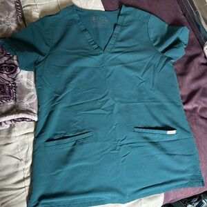 FIGS Casma 3 pocket scrub top